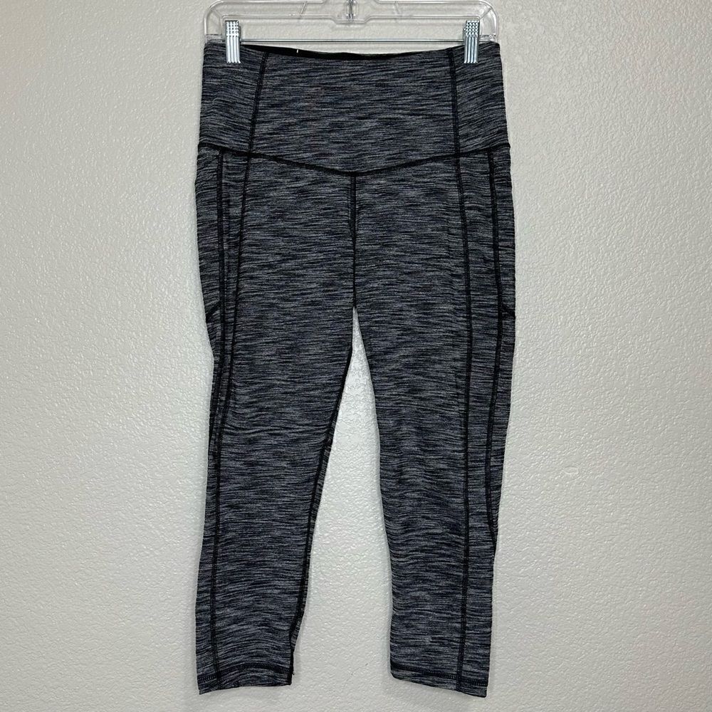 Victoria’s Secret Sport Knockout Capri Leggings, Sz Medium